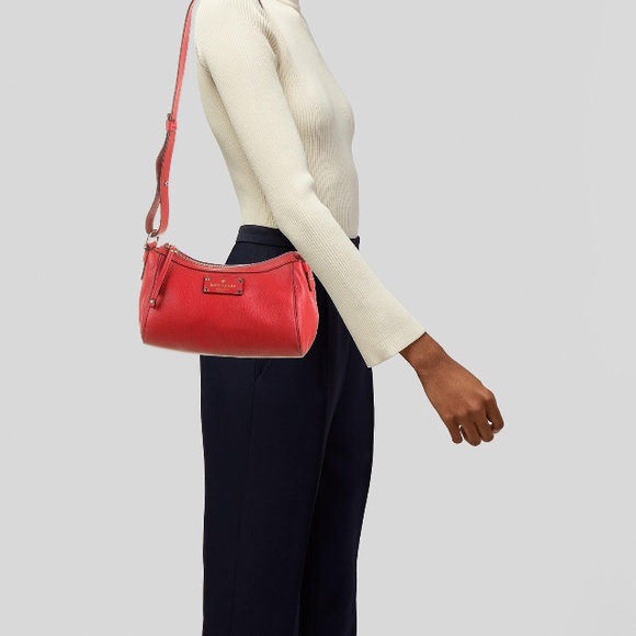 Kate Spade New York crossbody bag in a new like condition. - Picture 2 of 5